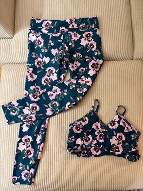 Fabletics Teal and Pink Floral Seamless Sports Bra & High-Rise Leggings Set